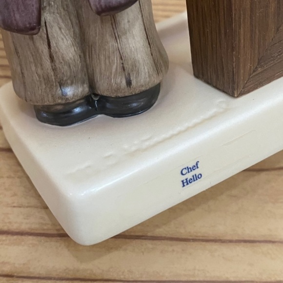 Vintage Hummel Goebel 788/A Hello Perpetual Calendar Collectible Figurine - Picture 8 of 15